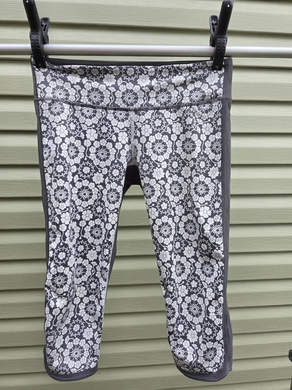 lululemon athletica capri length